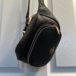 Lightly worn COACH bum/ sling bag